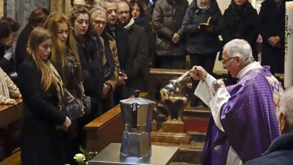 Renato Bialetti's Funeral in 24 cups Moka Pot